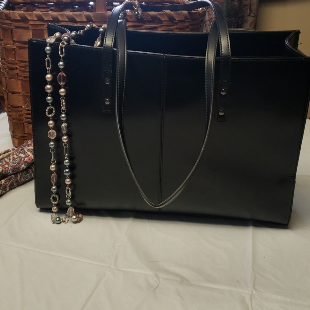 Wilson Leather Black Tote EUC